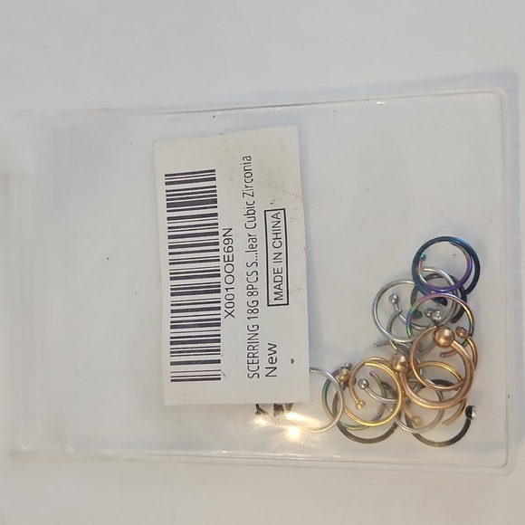 18 Body Jewelry Rings in Scerring Bag - Picture 5 of 5